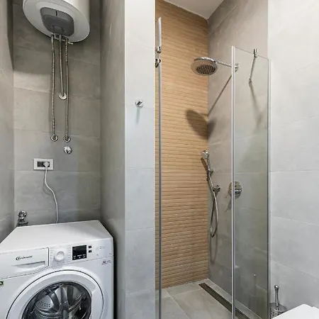 Vertigo Modern Studio-free Private Parking-fast Wi-fi Novi Sad