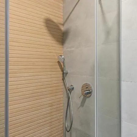 Vertigo Modern Studio-free Private Parking-fast Wi-fi Novi Sad